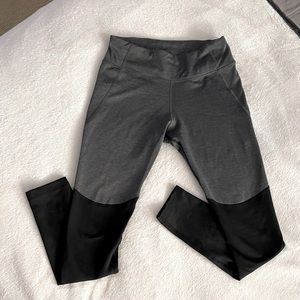 Nike workout leggings with back zipper & side pocket